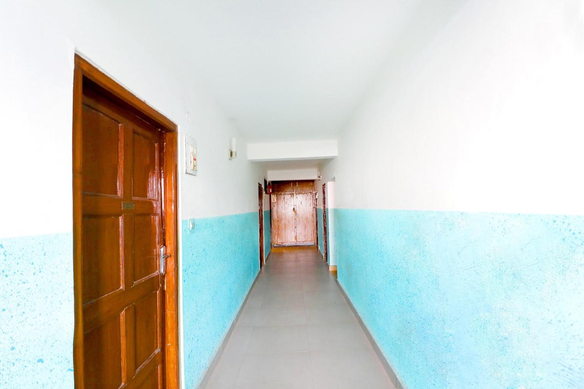 Oyo 45337 Hotel Woodland Shimla Eksteriør bilde